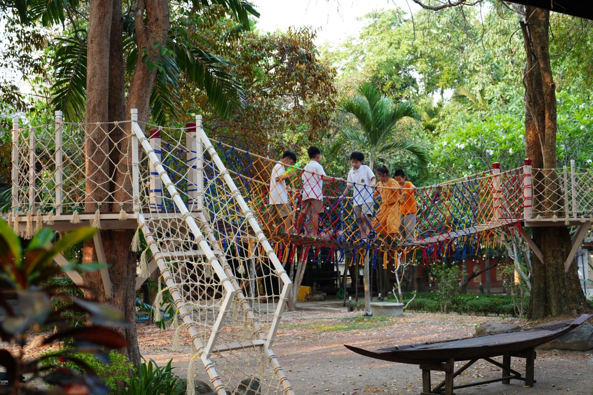 Dreamer Club Treehouse Bridge With Pool *