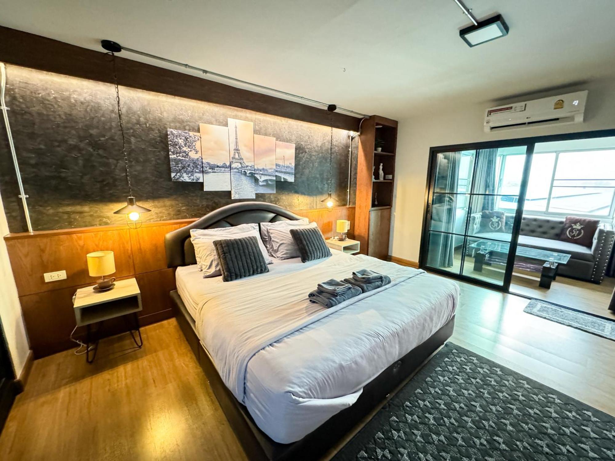Apartment Mountain View Located In Nimman Road *