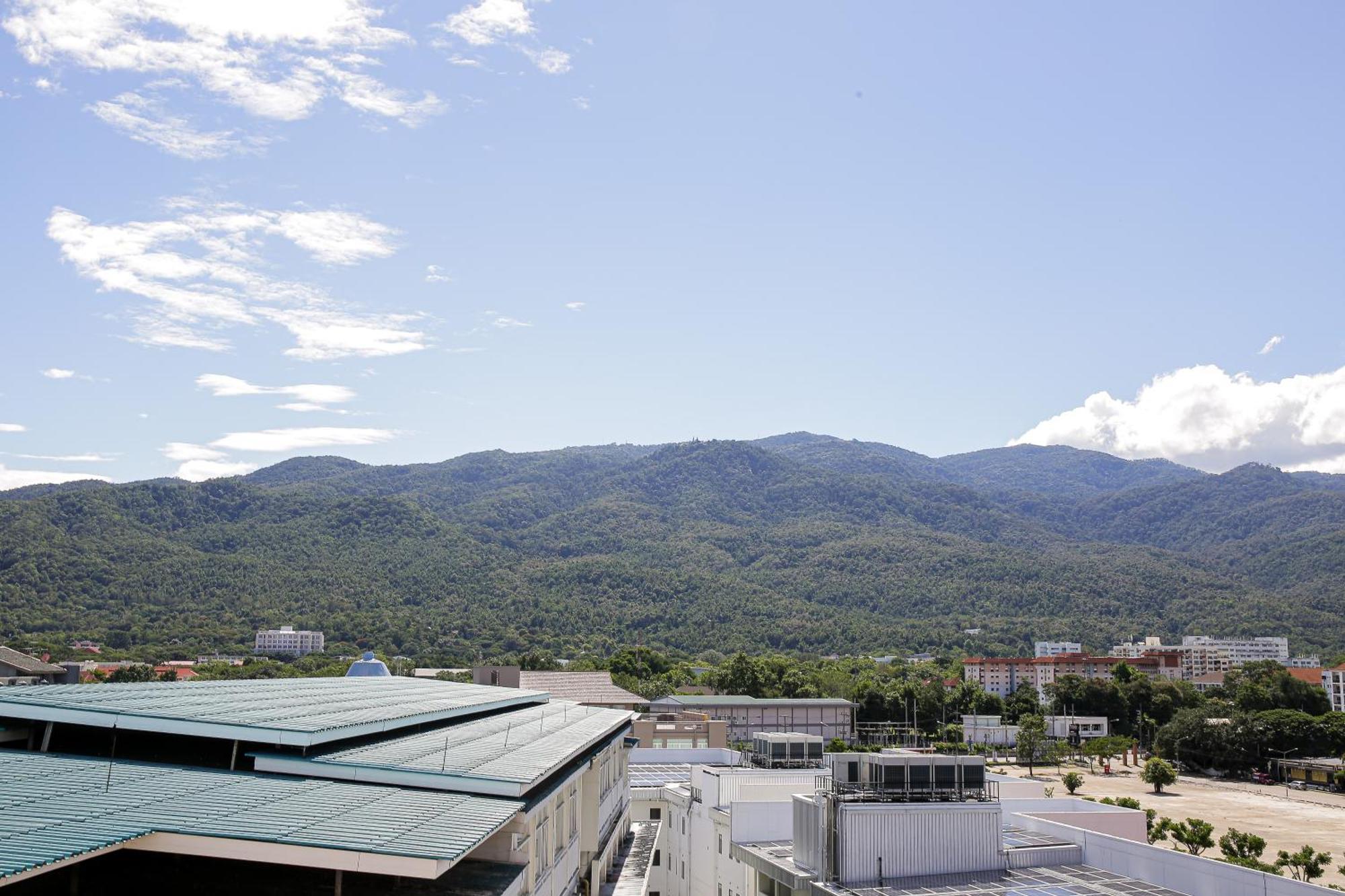 Mountain View Located In Nimman Road * Chiang Mai