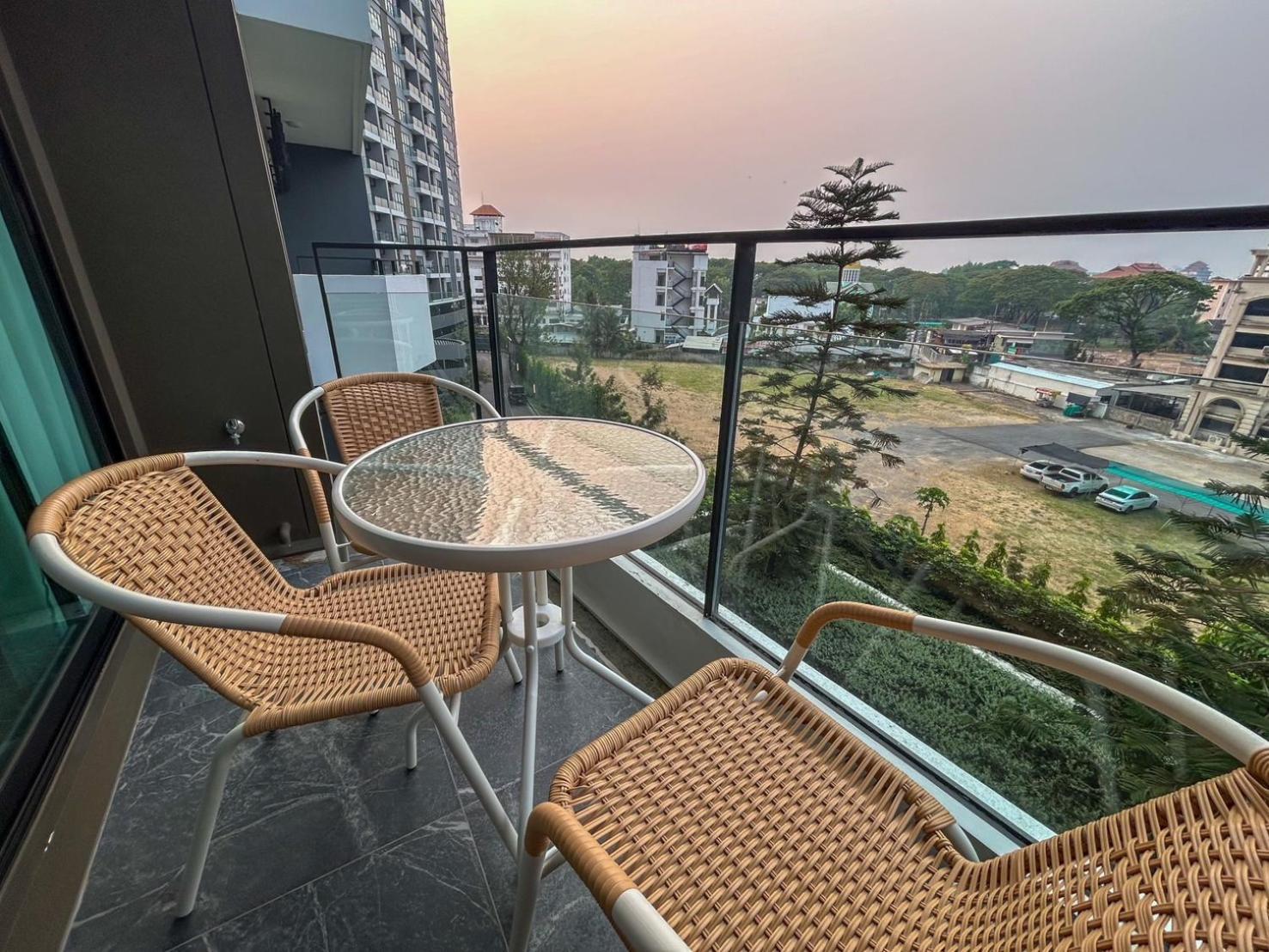 Luxury Astra Sky River Apartment Chiang Mai