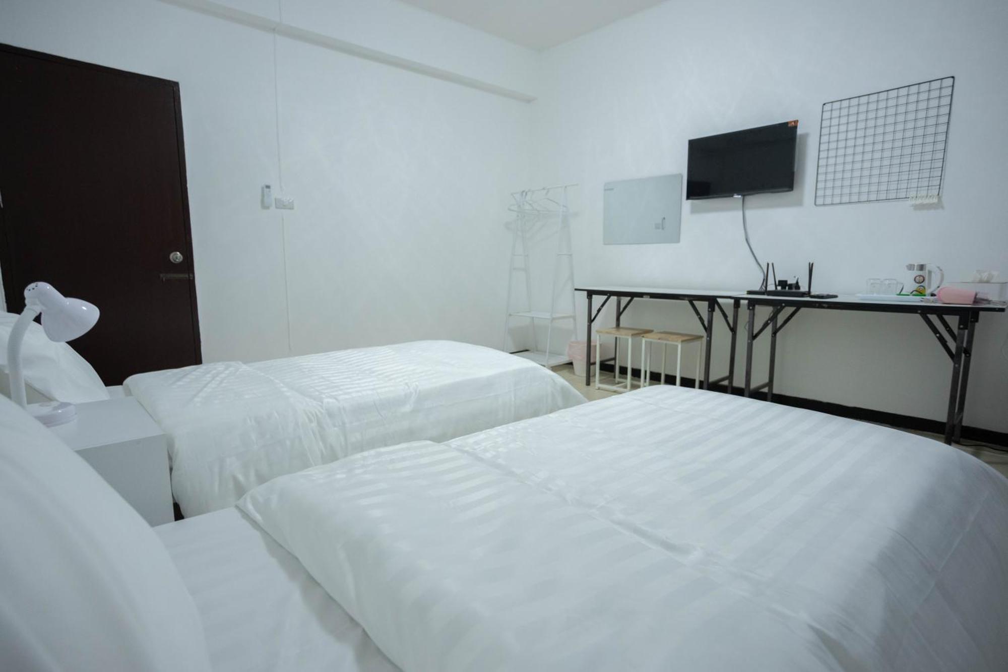 Hostel Hug Huaykaew *