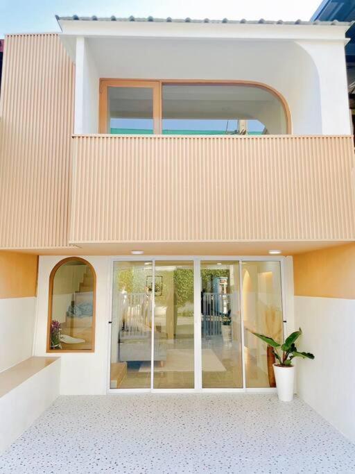 Monoji House - บ้านพักในสันติธรรมพร้อมไวไฟ Chiang Mai