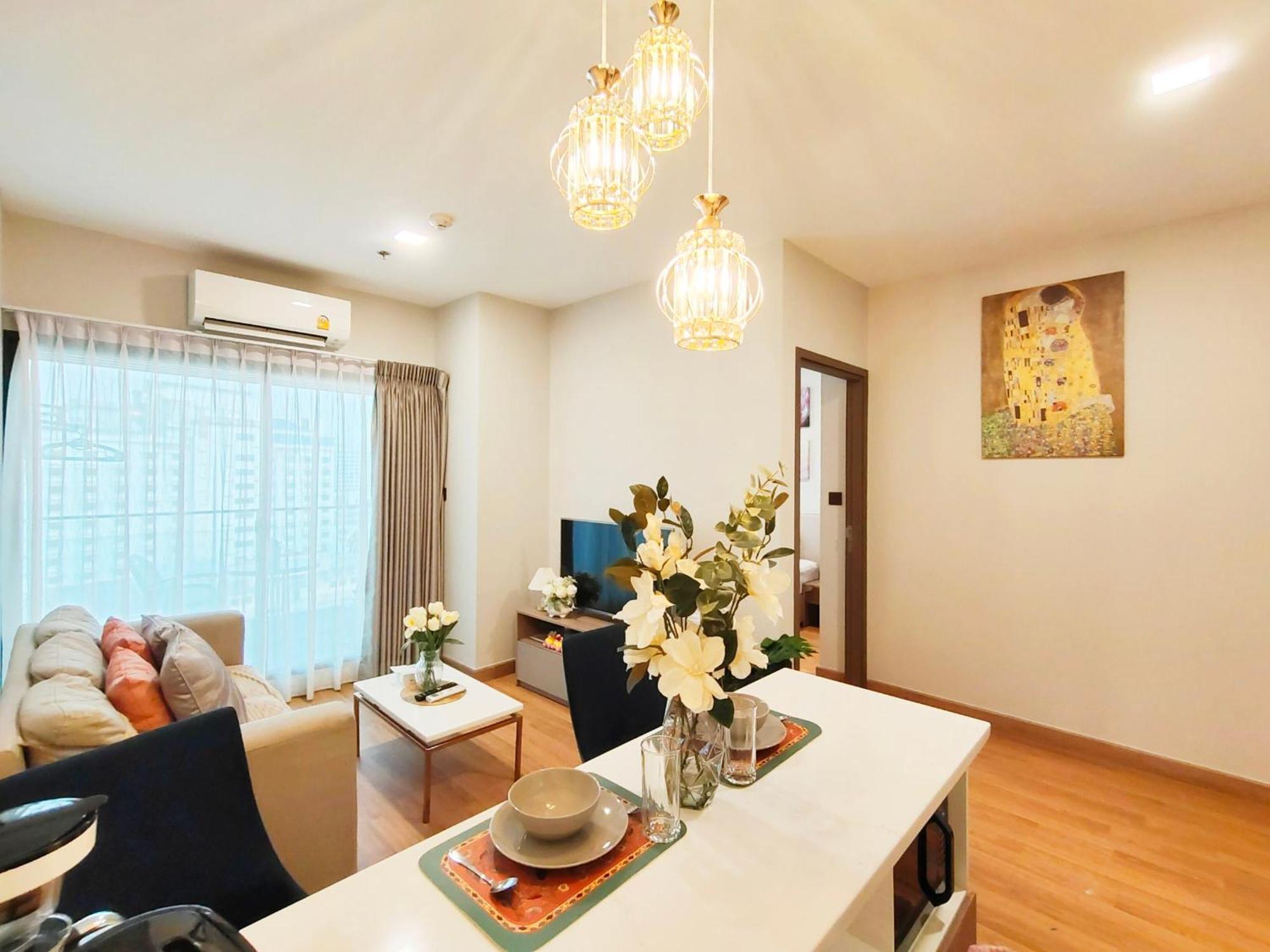 Astra Sky River Apartment
