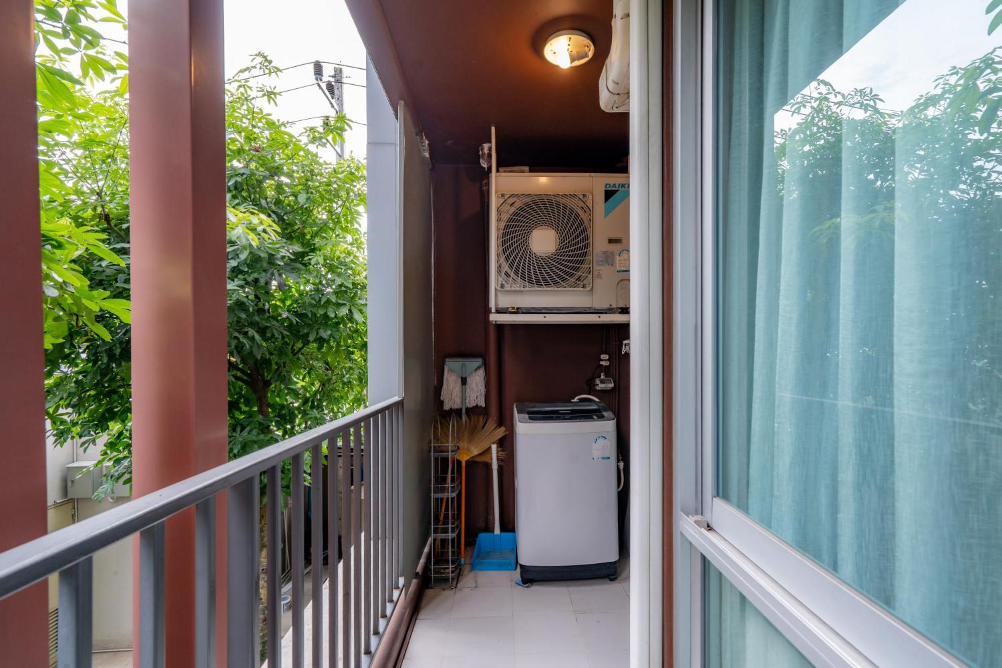 Luxury 2 Bedroom Old 168 Apartment *
