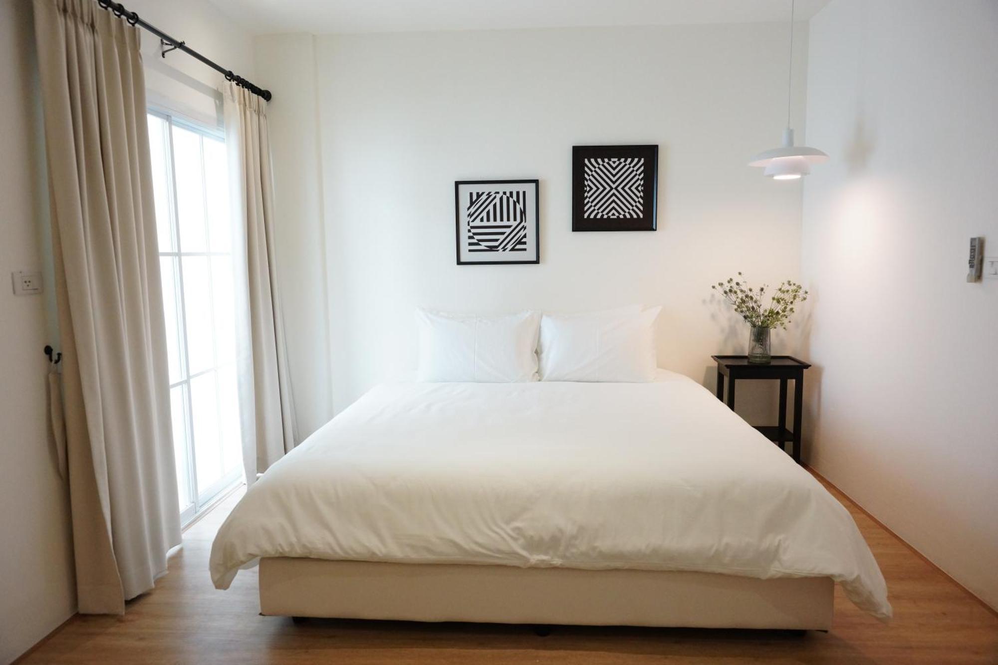 Apartment White Wood Nimman