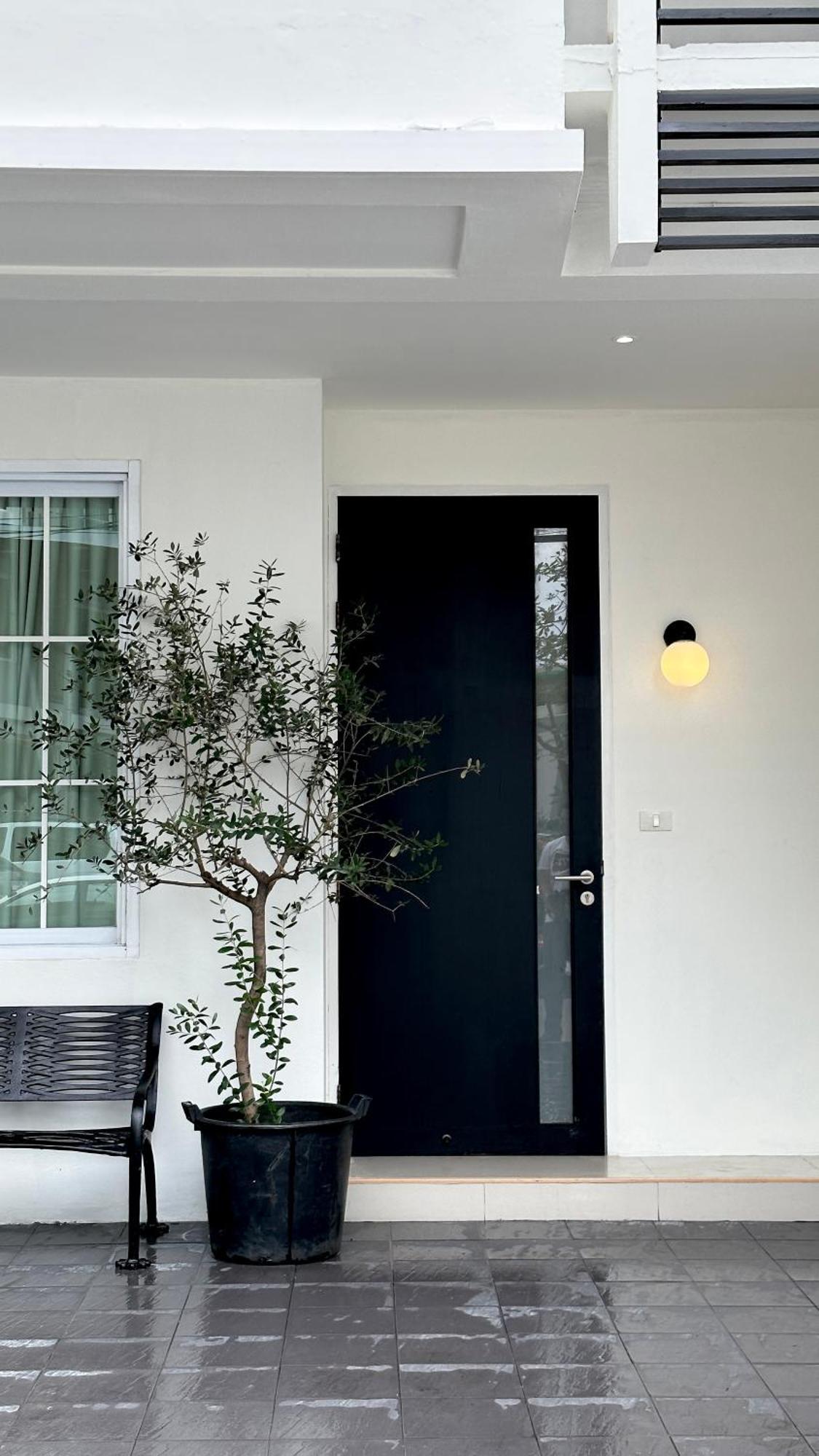 Apartment White Wood Nimman *