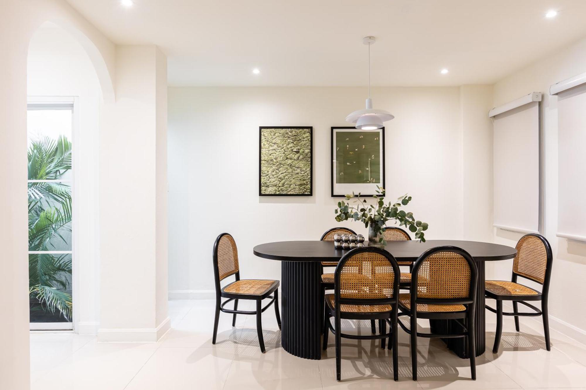 White Wood Nimman Apartment *