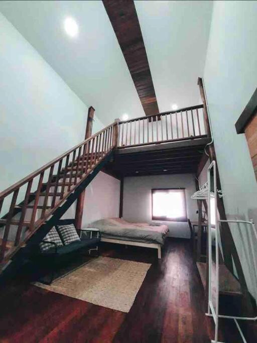 Wooden House In The Centre Of Chiangmai Self-checkin Holiday home *