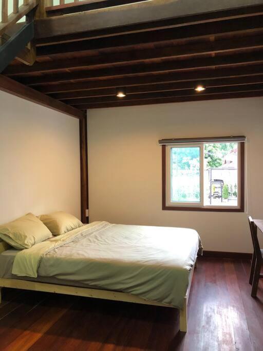 Holiday home Wooden House In The Centre Of Chiangmai Self-checkin *
