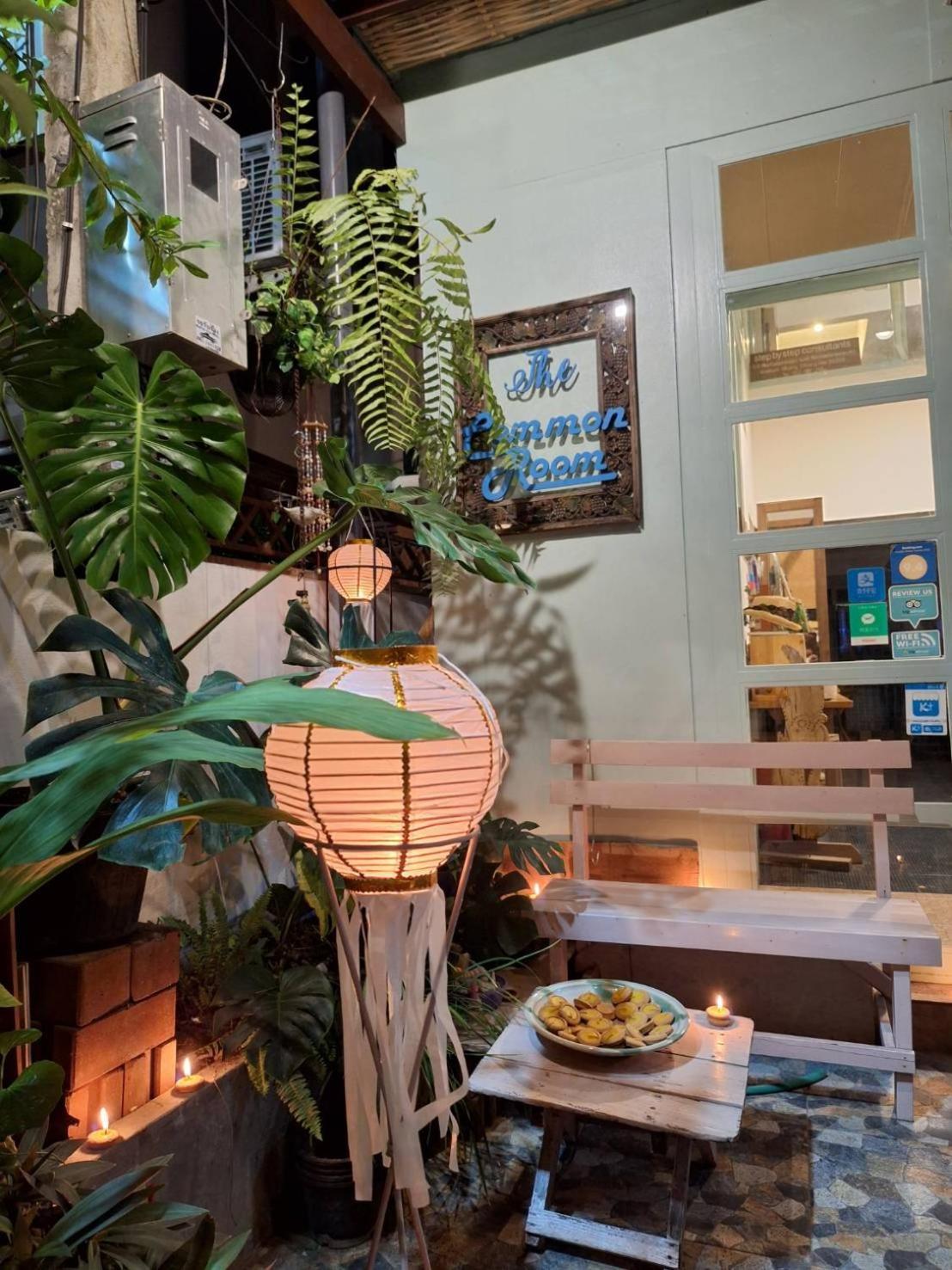 The Commonroom Cnx 2*
