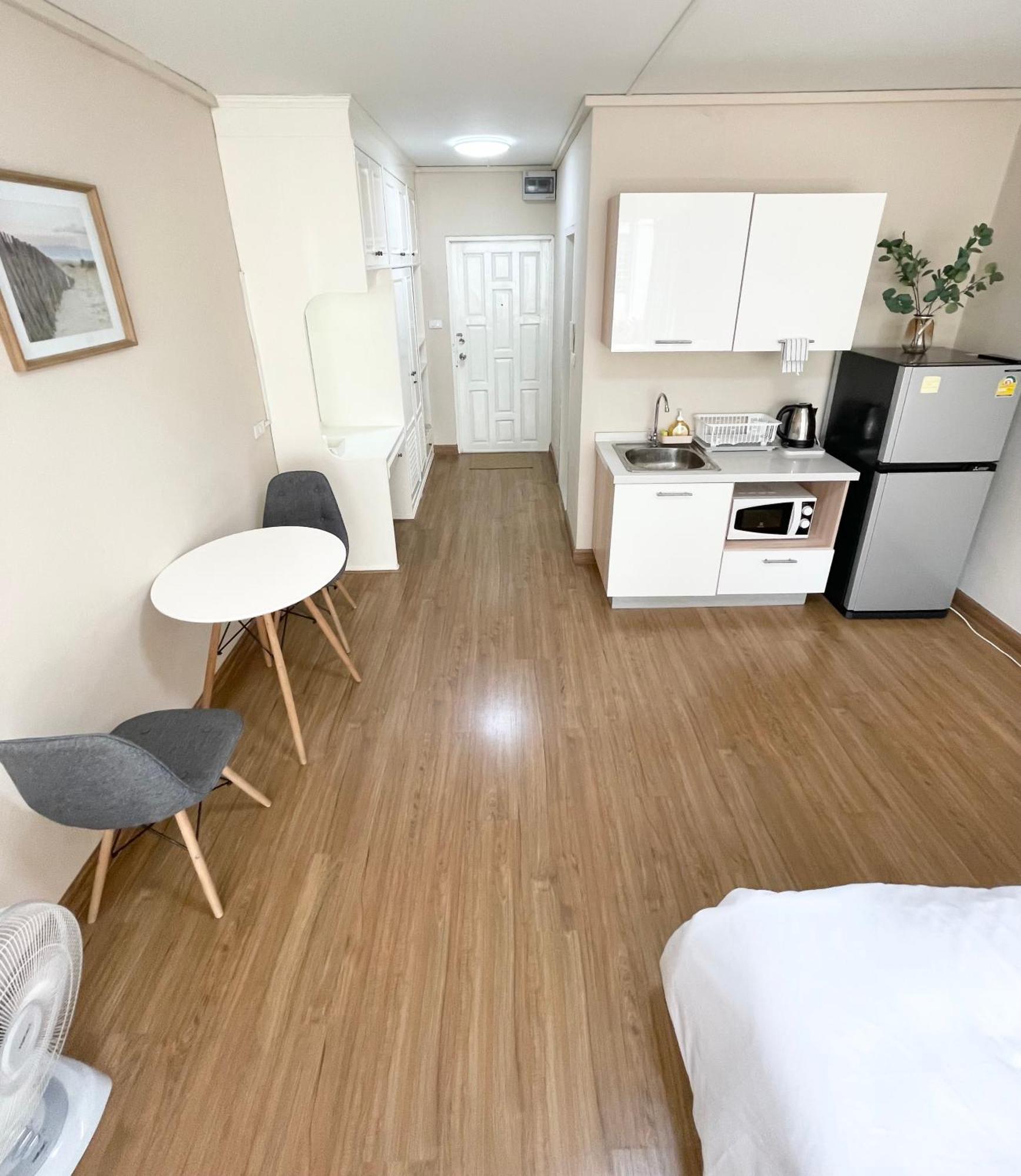 The Cozy In Hillside Condo2