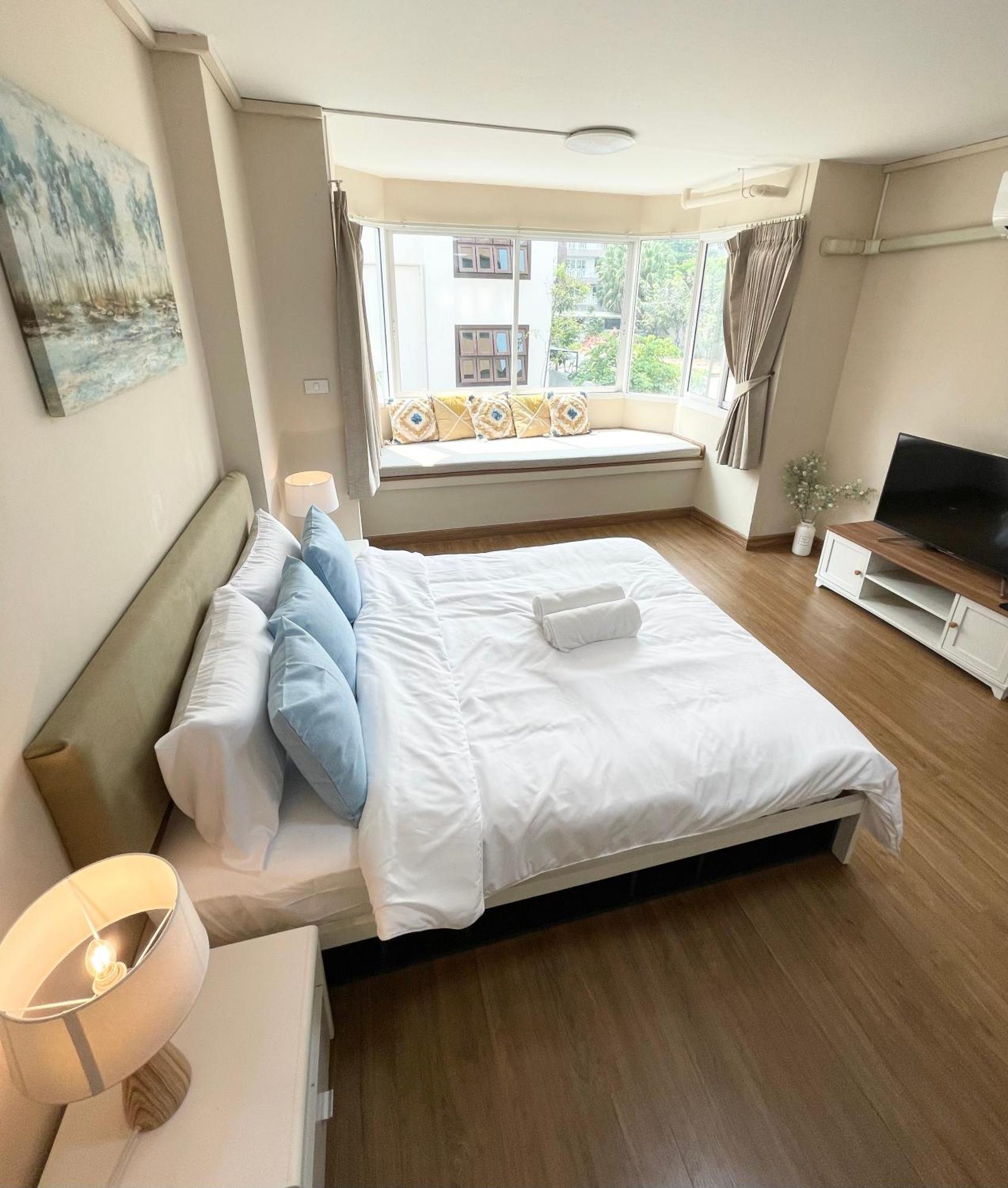 The Cozy In Hillside Condo2