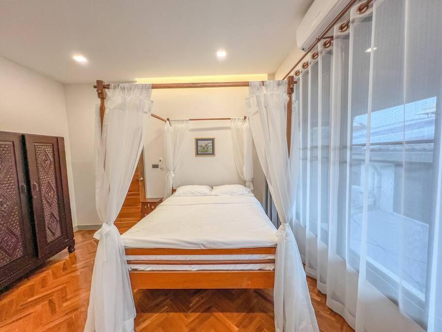 清迈宁曼路maya4房独立泳池别墅 Villa Chiang Mai