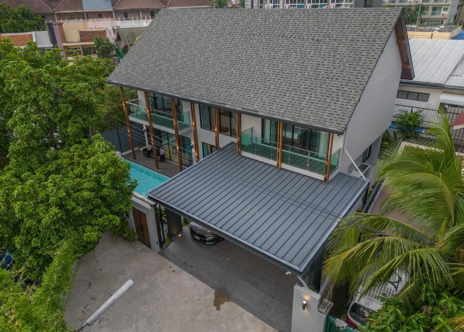 Villa 清迈宁曼路maya4房独立泳池别墅 Chiang Mai