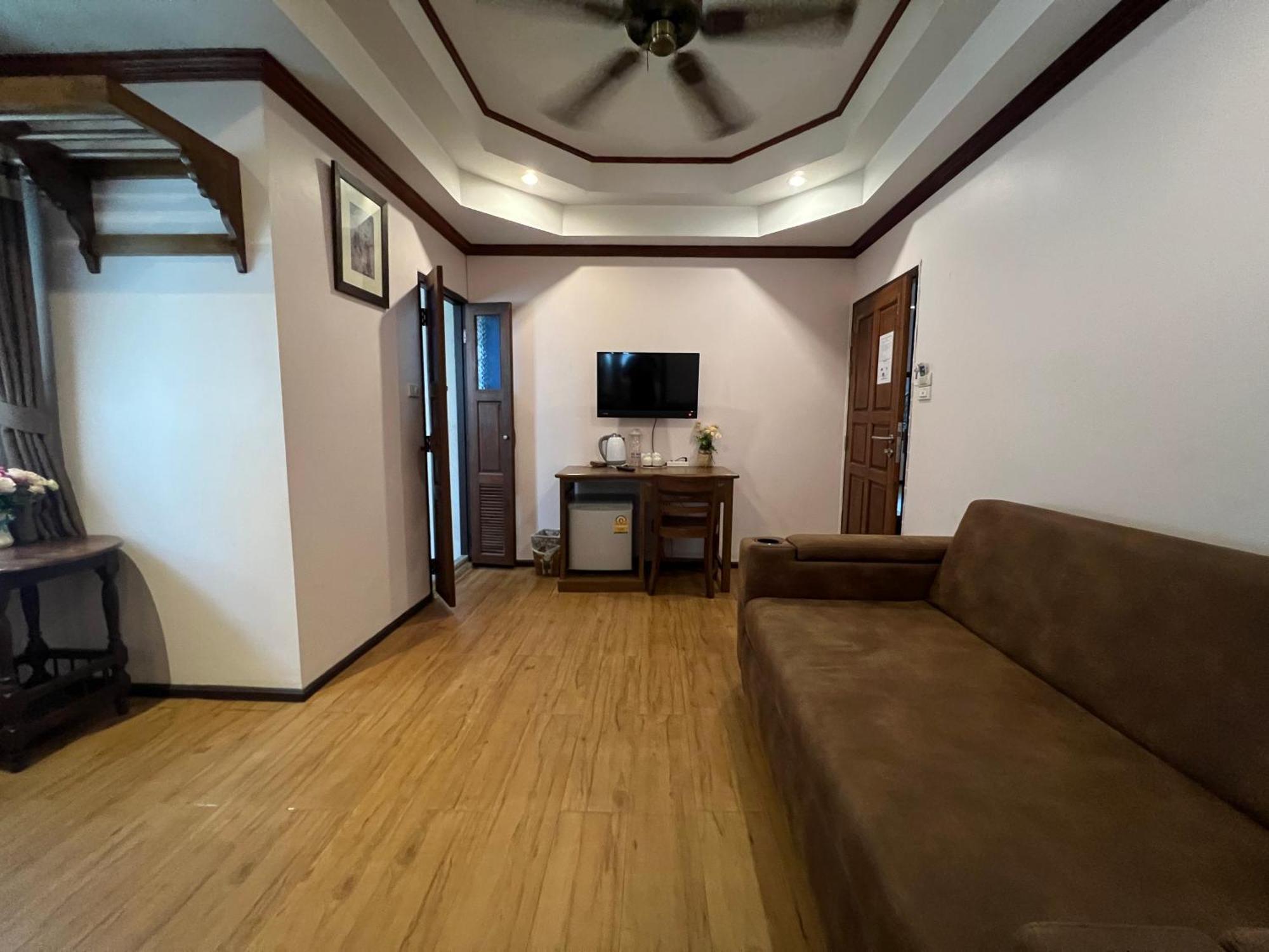 Pha Thai House Hotel