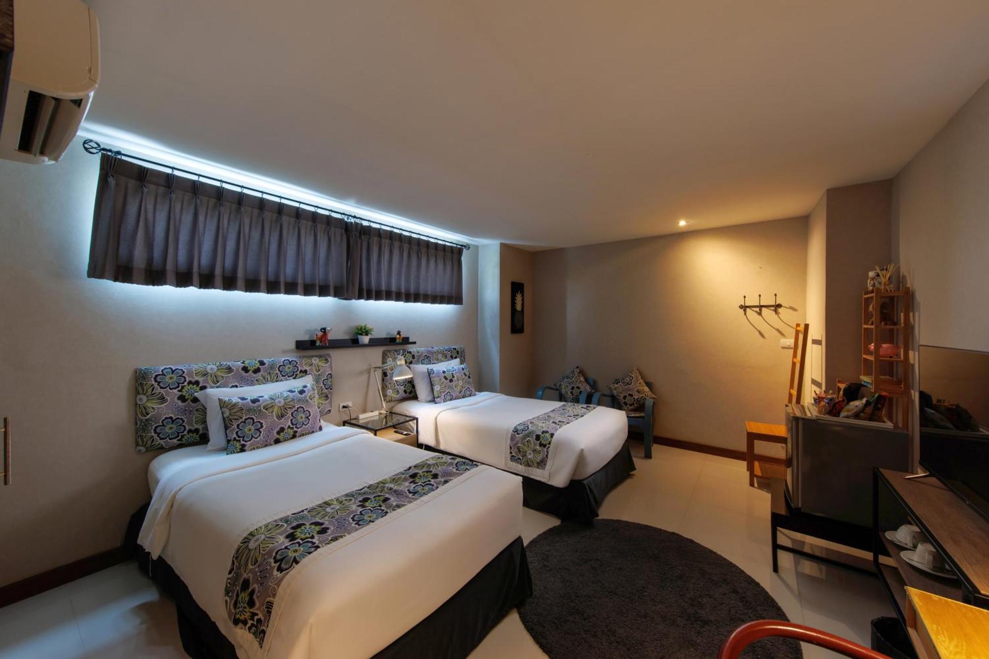 Chala Number 2 Art And Gallery Hotel