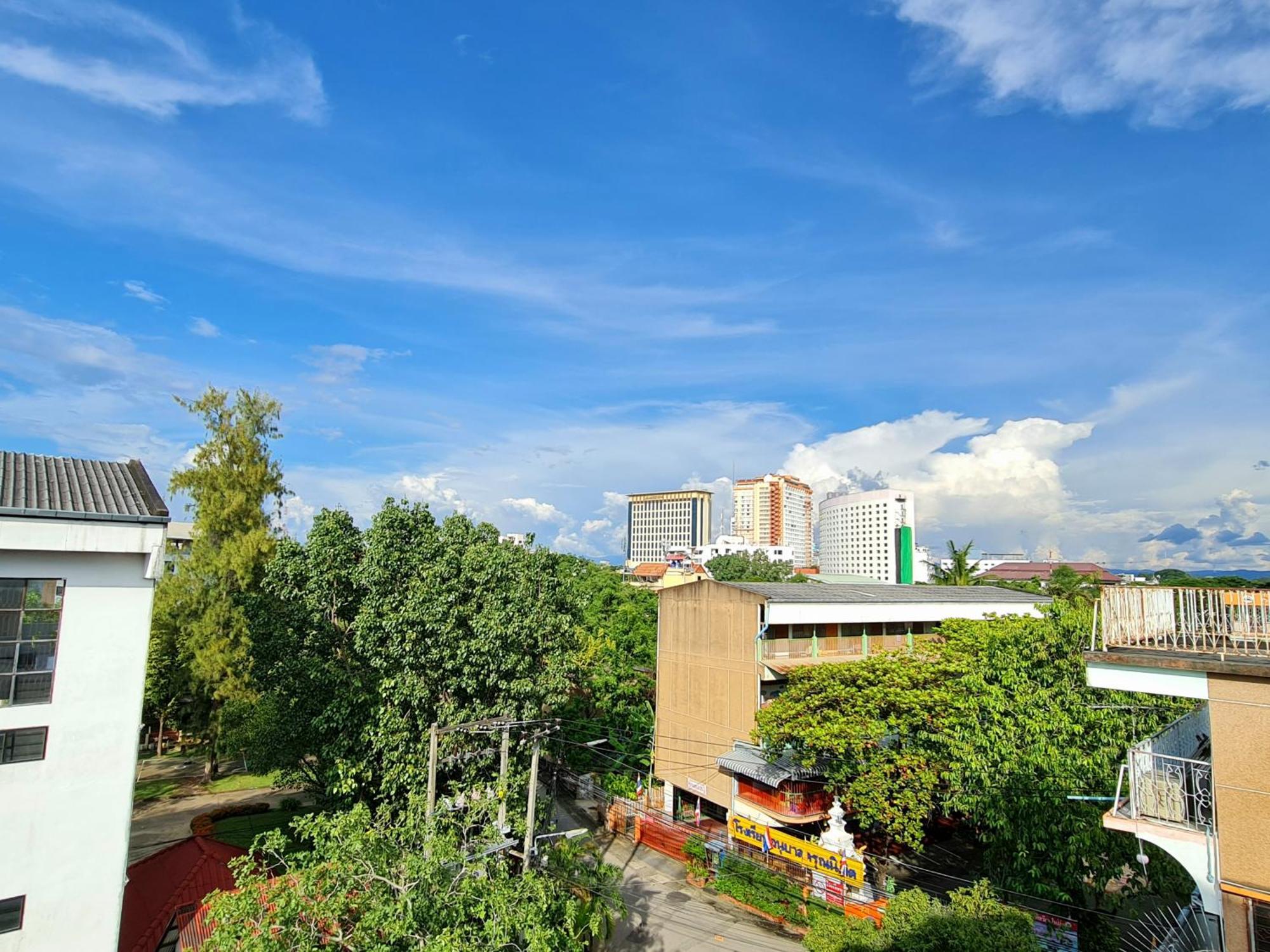 Hotel Bed And Terrace Chiang Mai