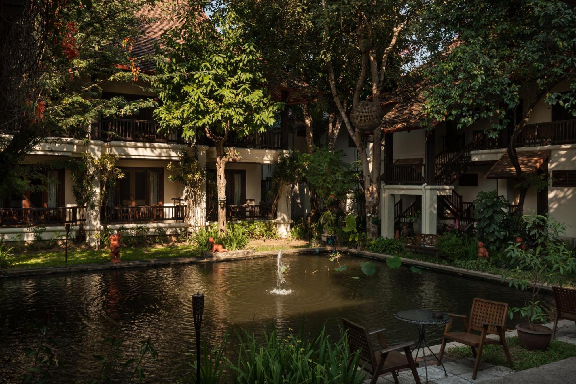 Lanna Dusita Riverside Boutique Resort 4*