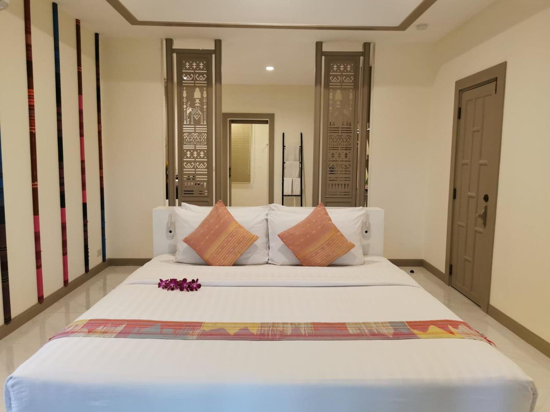 Lanna Dusita Riverside Boutique Resort 4*