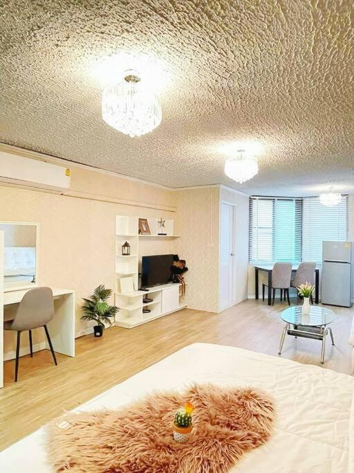 清迈maya宁曼路 宁曼one 古城塔佩门 Cbd豪华泳池大床房 Apartment *