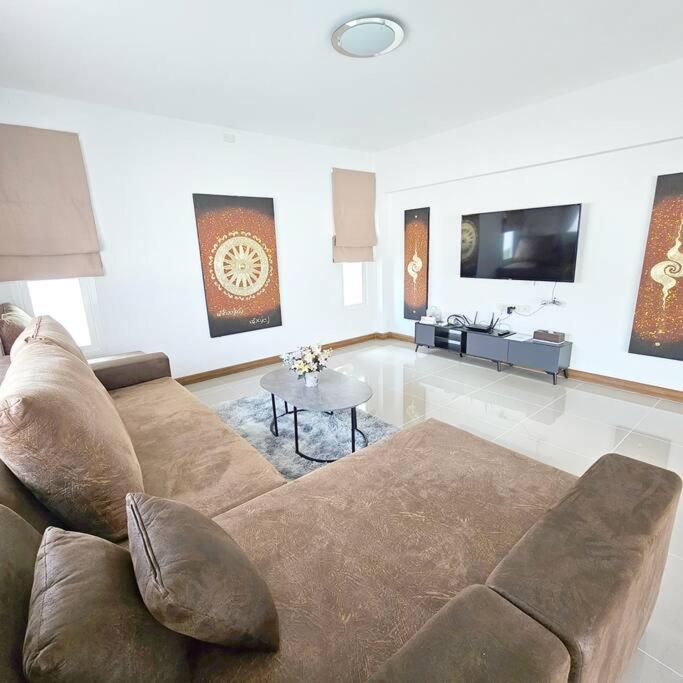 Apartment Cozy Two Stories House The - 93 *