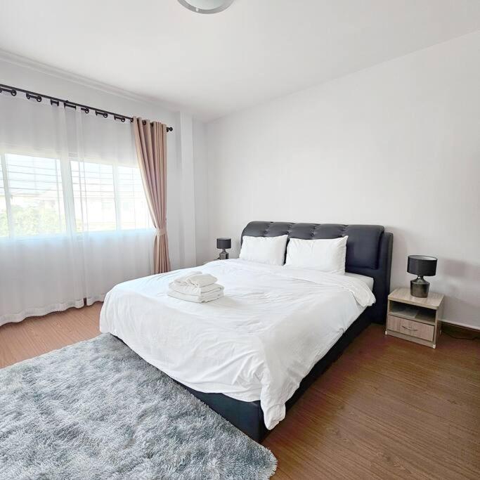 Apartment Cozy Two Stories House The - 93 *