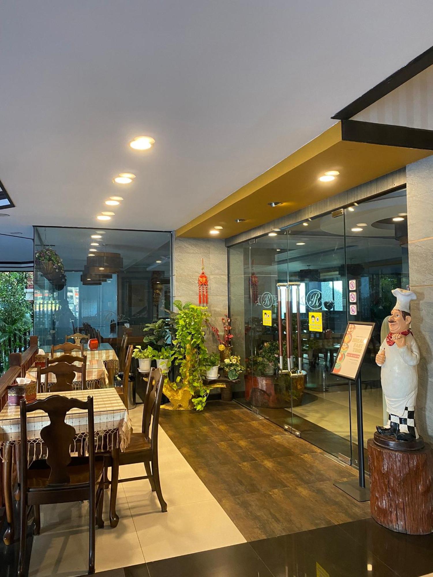 Hotel Romena Grand