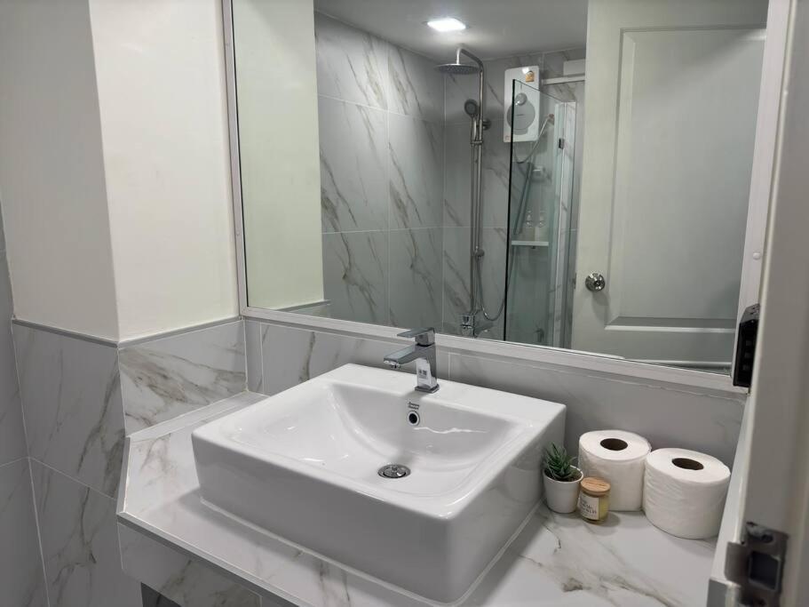 Warm And Classic Modern Apartment Chiang Mai