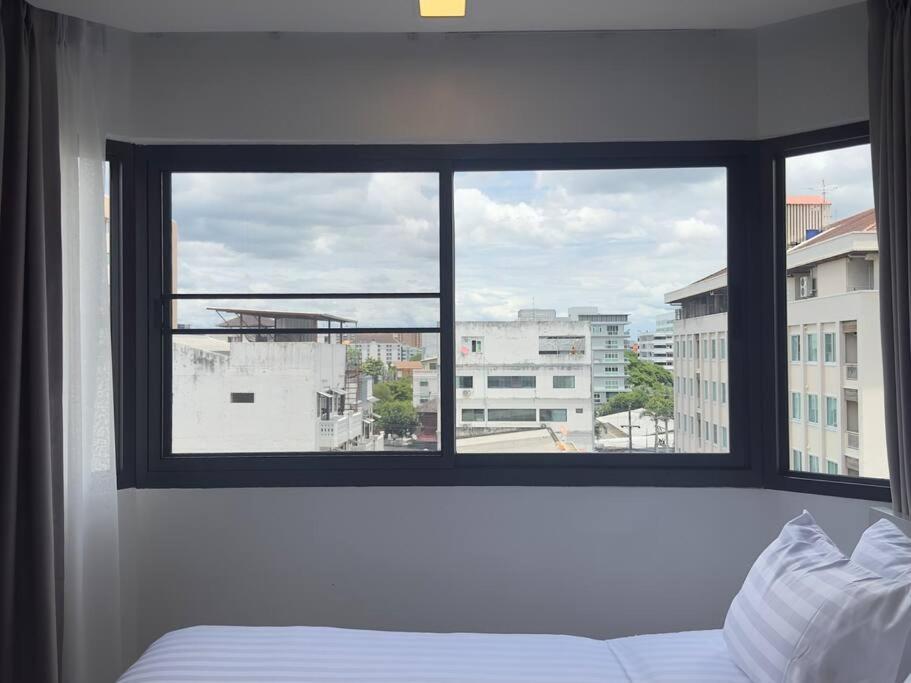 Apartment Warm And Classic Modern Chiang Mai