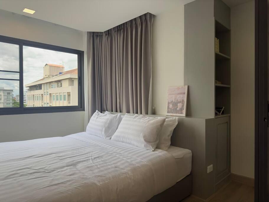 Apartment Warm And Classic Modern Chiang Mai