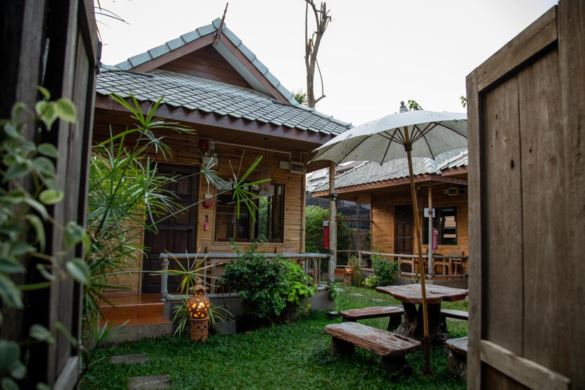 Guest house Boutique & Restaurant, Jaidee Bamboo Huts