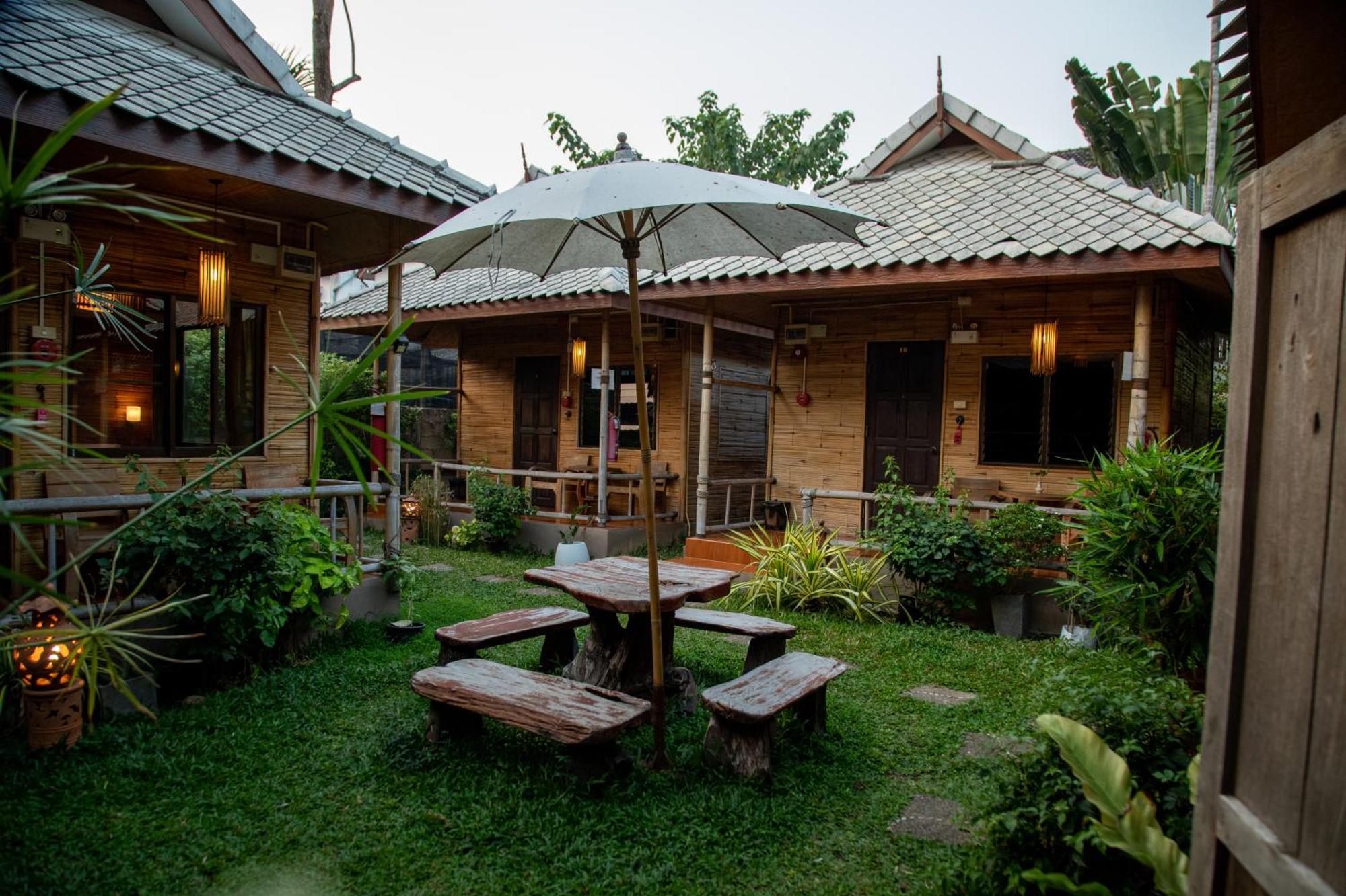Boutique & Restaurant, Jaidee Bamboo Huts