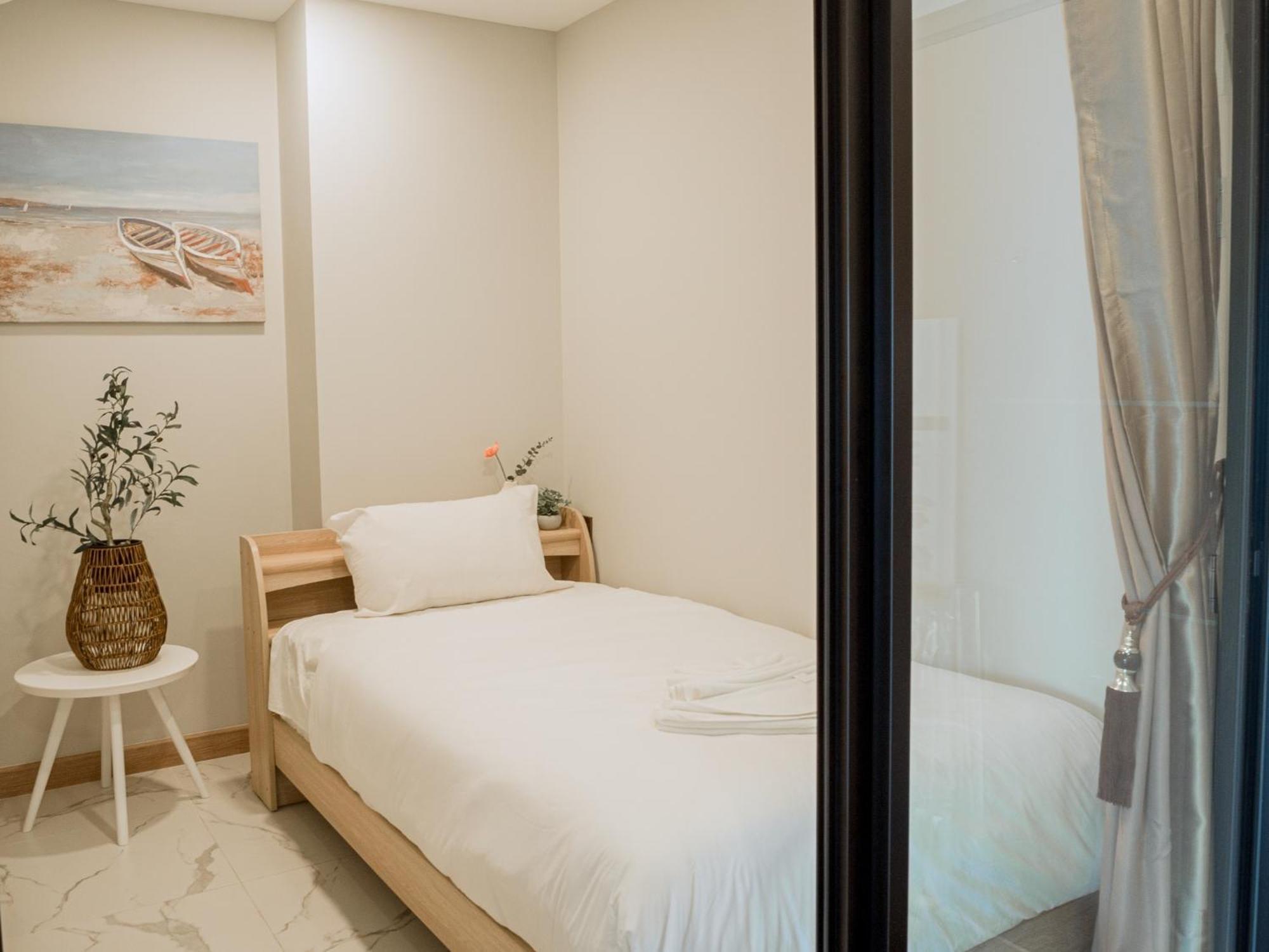 Astra Sky River Apartment