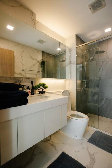 Luxury Skyriver Pool Fabulous Full Amnities Apartment