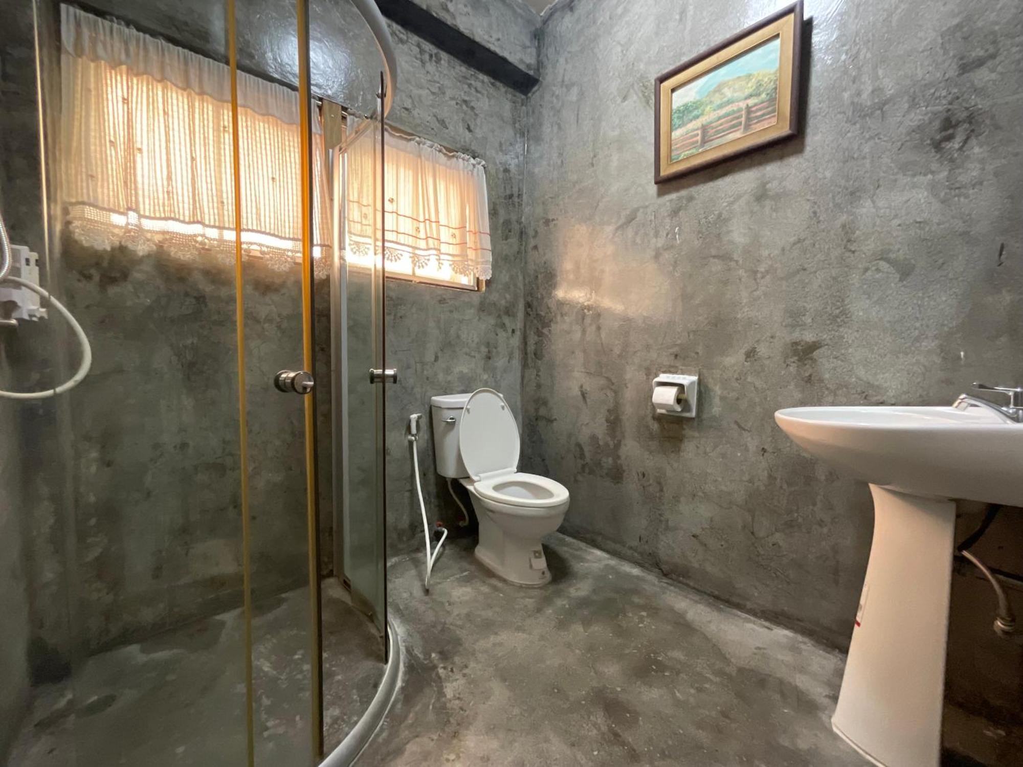 Baan Klang Vieng Hostel