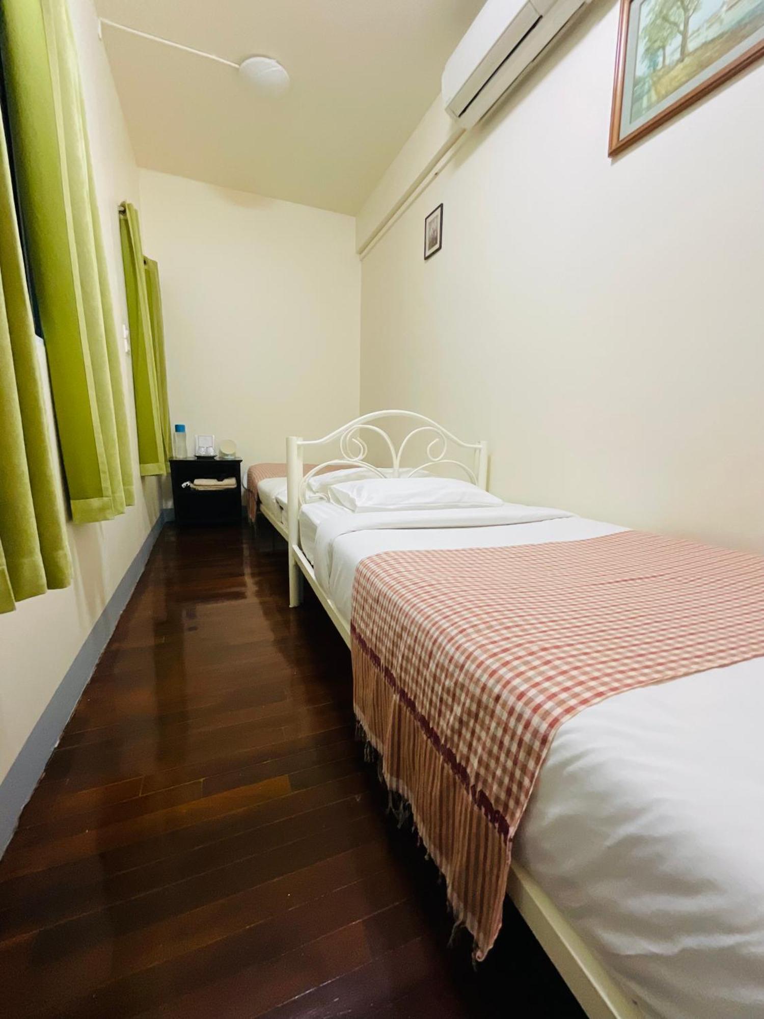 Baan Klang Vieng Hostel