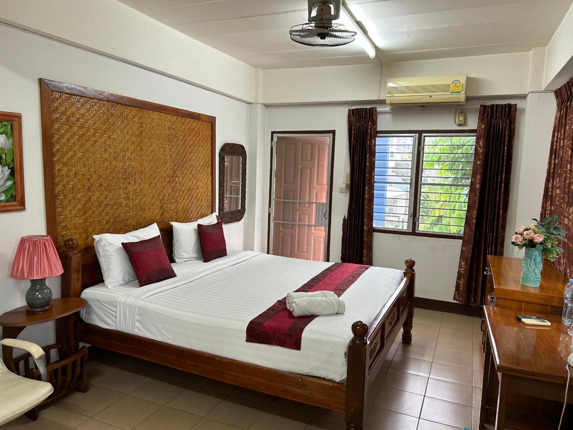 Saithong House Albergue *