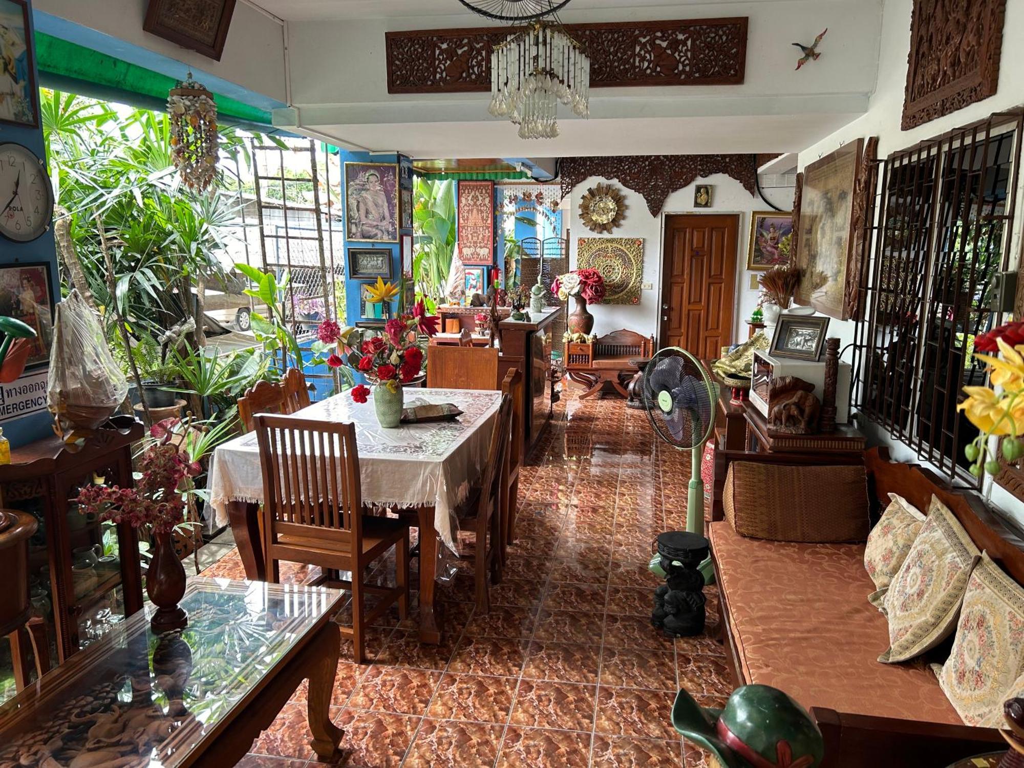 Albergue Saithong House *