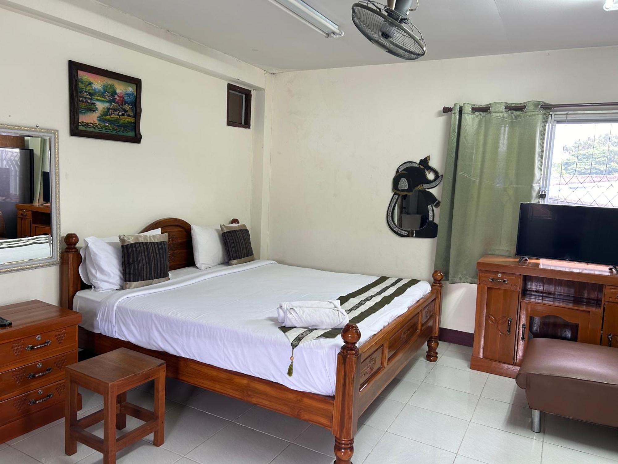 Saithong House Albergue