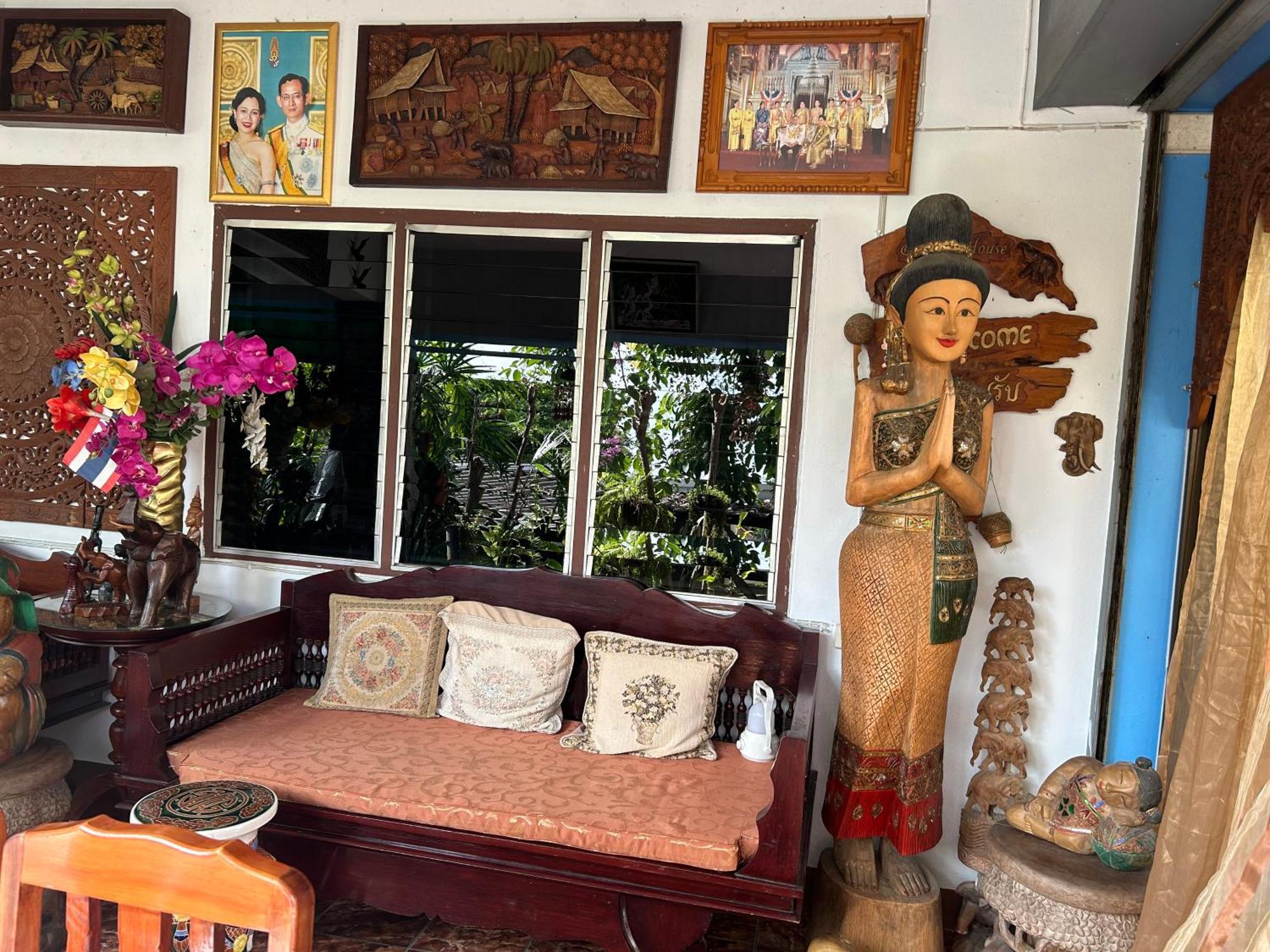 Saithong House Albergue