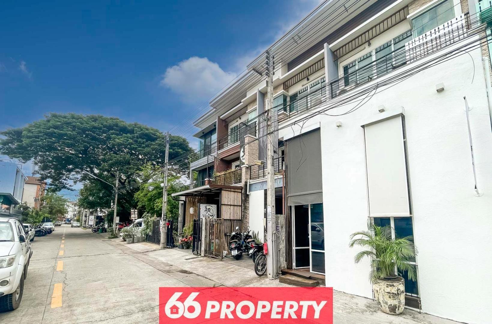 Stylish Townhouse In Nimman Area With Full Kitchen Chiang Mai