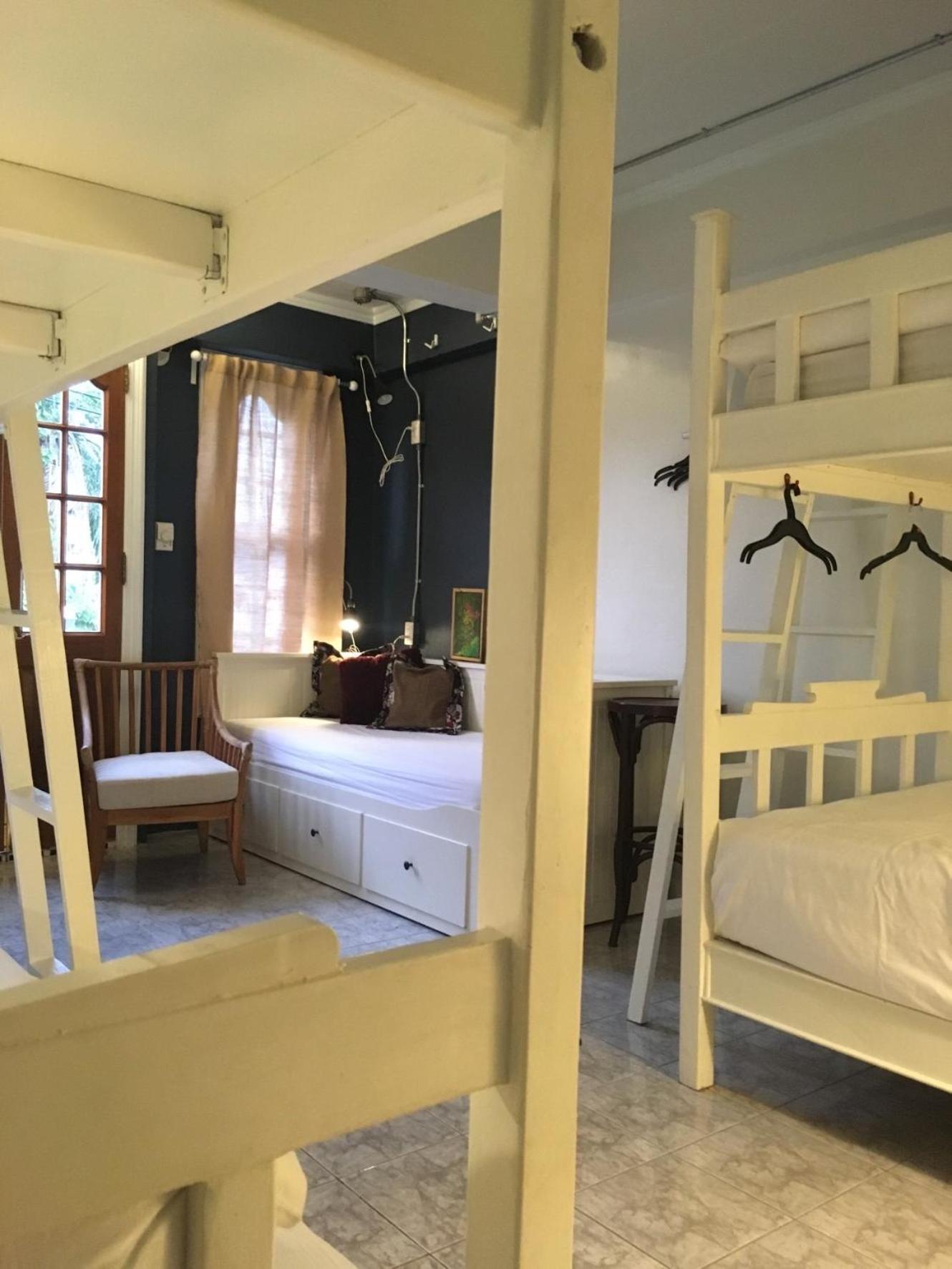 Bed In Town Hostel