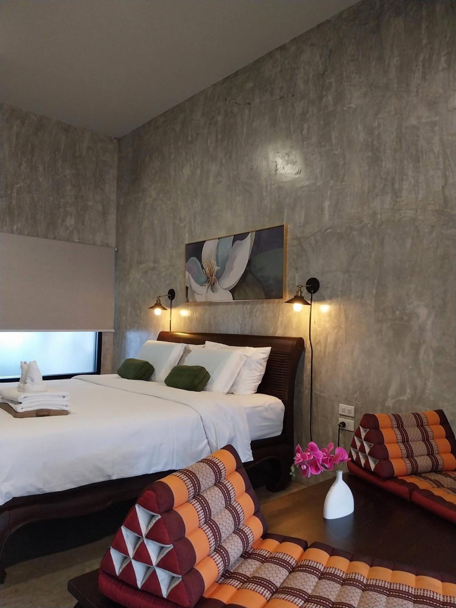 Arun Rawee อรุณ รวี 3* Chiang Mai