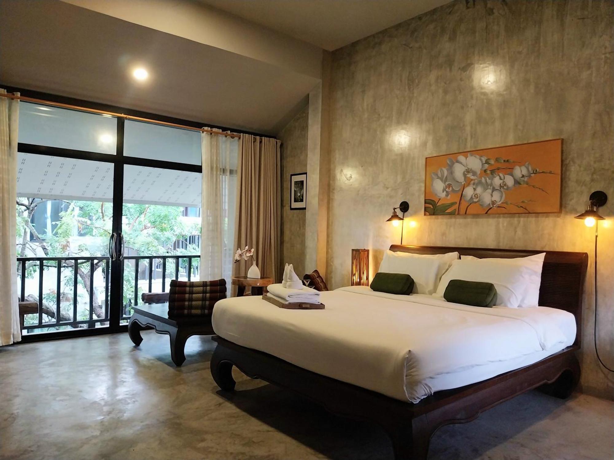 Arun Rawee อรุณ รวี Hotel