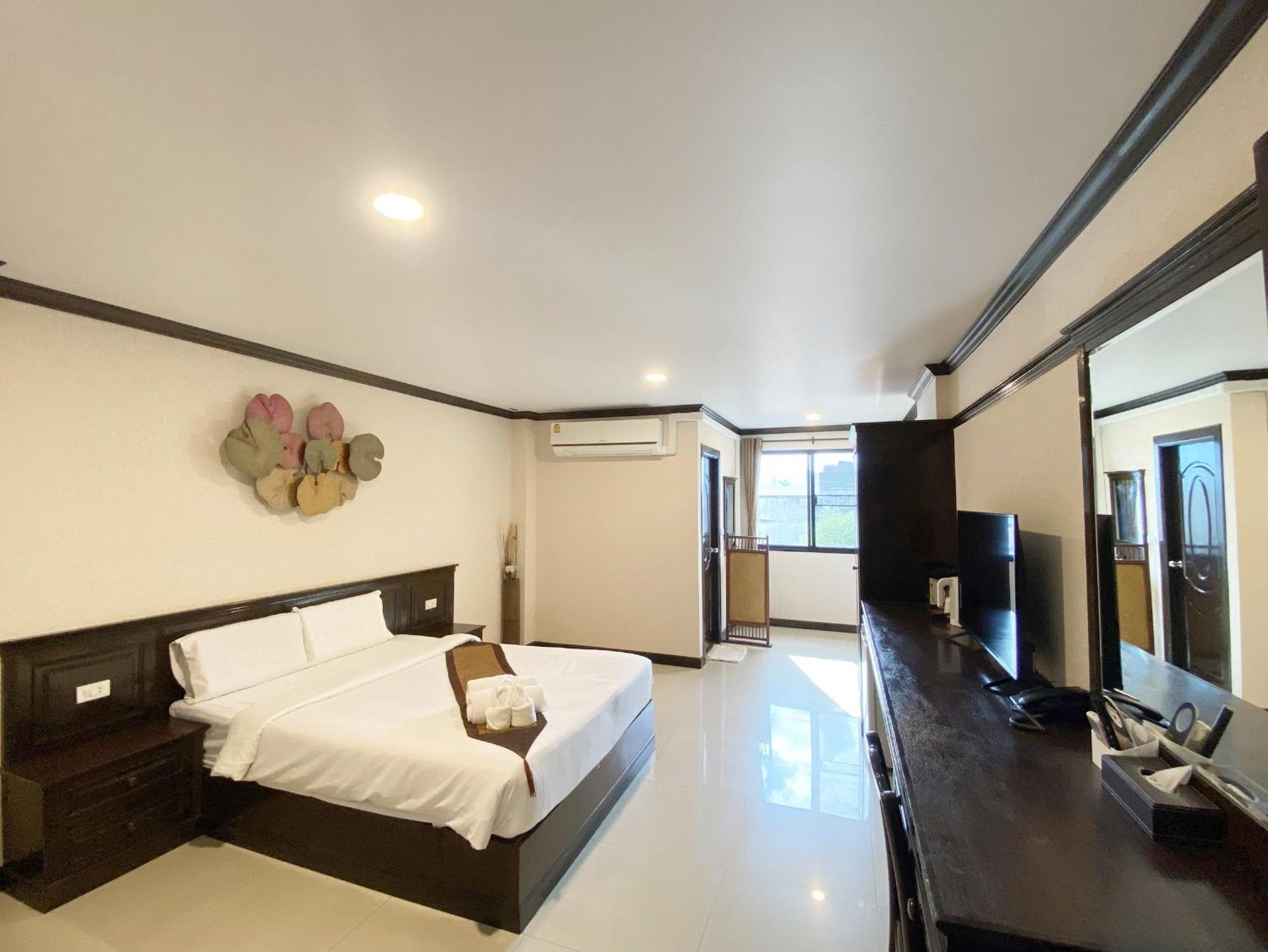 Hotel Romena Grand