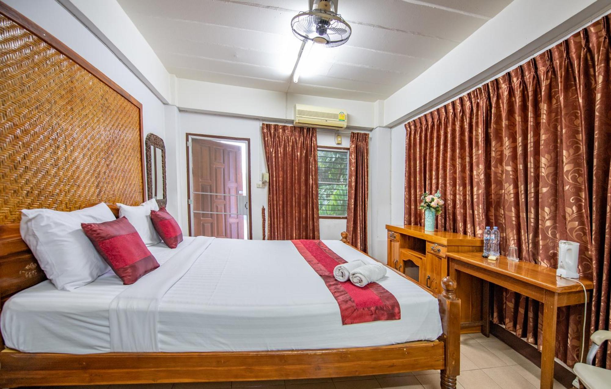 Saithong House Albergue