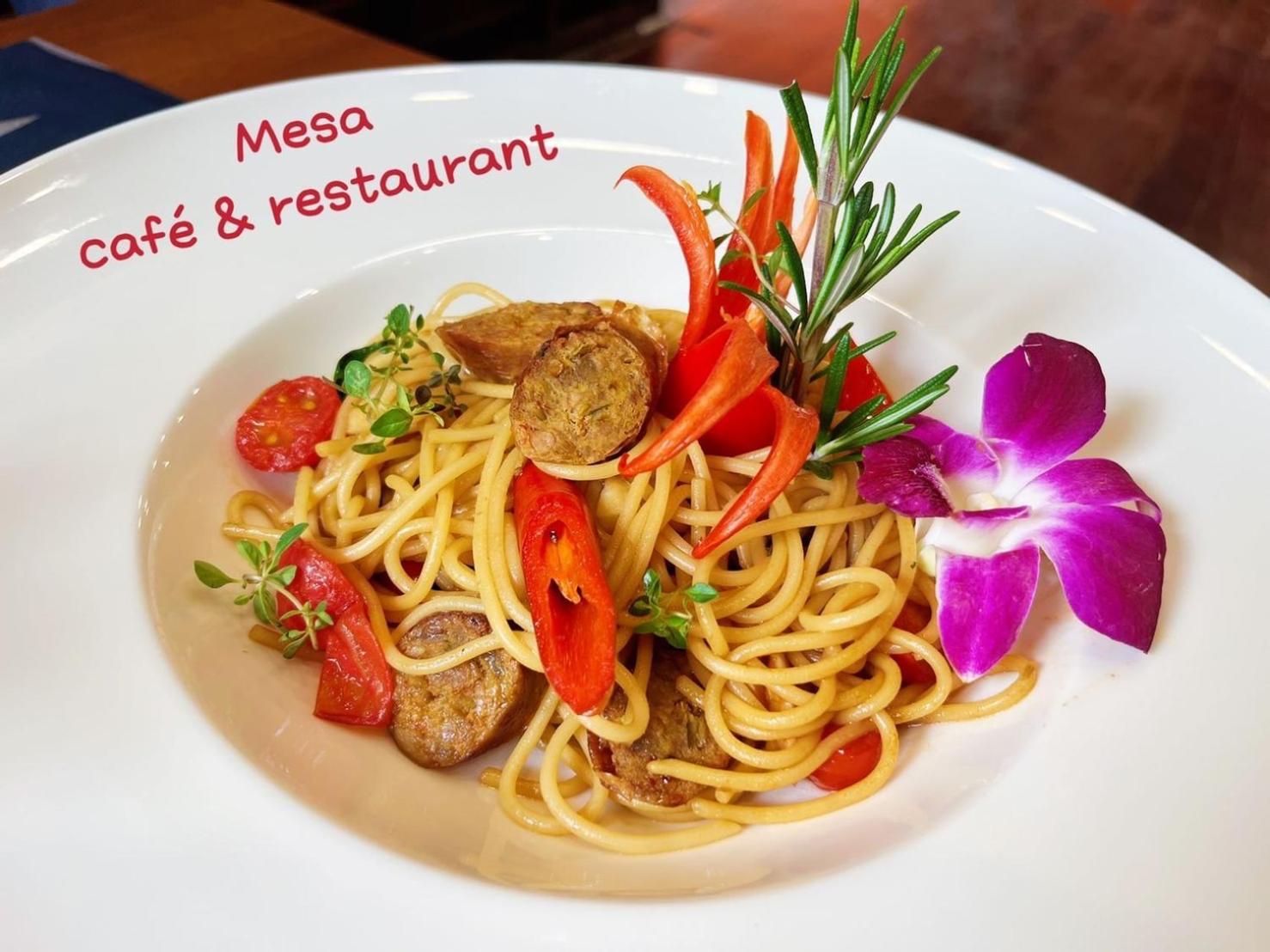 Mesa Garden Hotel *