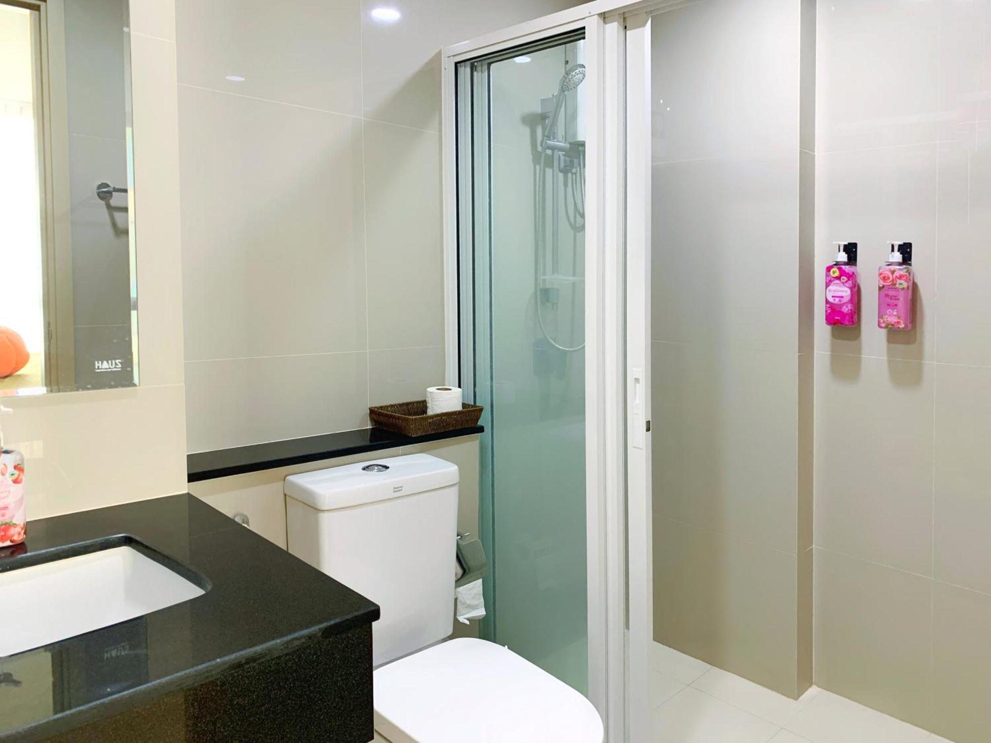 Cm Design Space Nimman Fashion Flat Chiang Mai