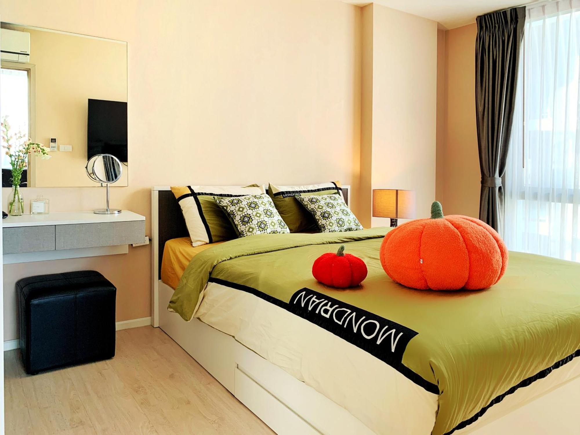 Cm Design Space Nimman Fashion Flat
