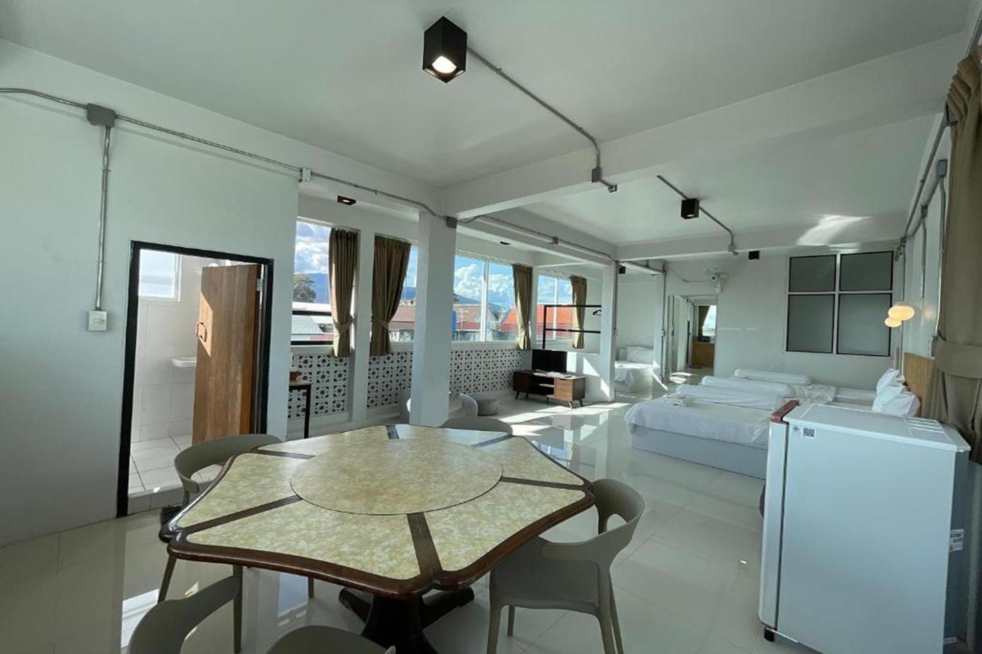 Guest house Asaya House 2*